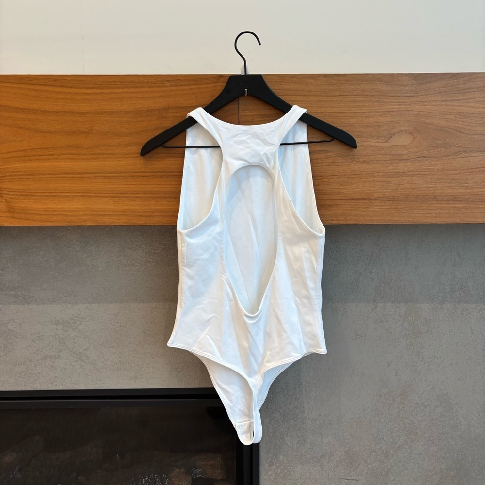 NWOT Babaton White Contour Crew Bodysuit, Size L - Picture 7 of 10
